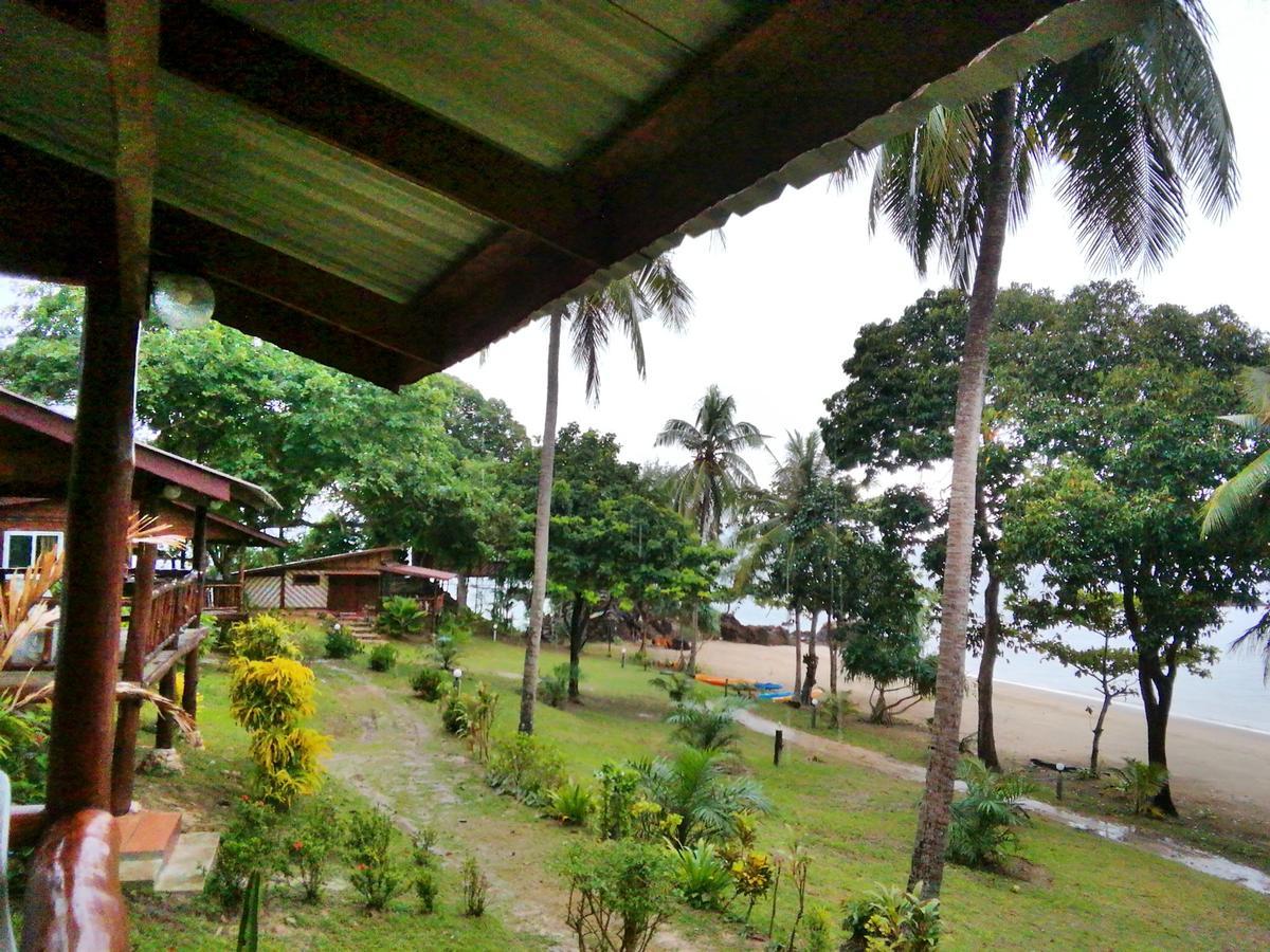 Kohjum Freedom Resort Koh Jum Exterior foto